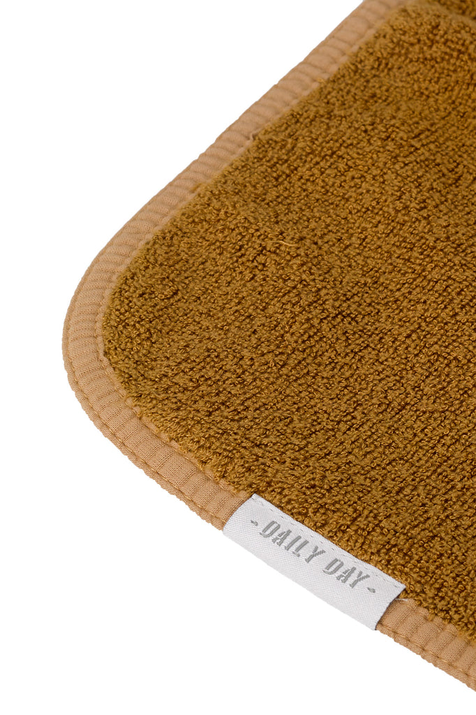 daily_day_hand_towel_sand_camel
